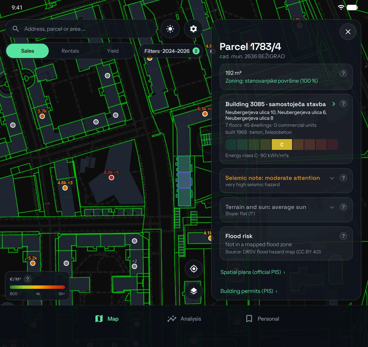 Cenilko on an unfolded foldable: the price map beside a full parcel and building report on the large inner screen
